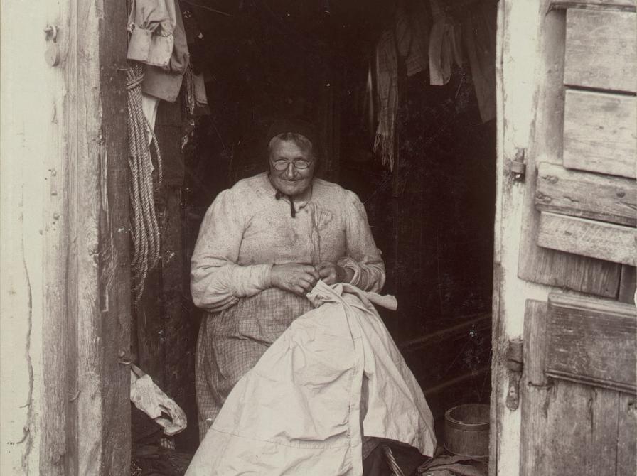 Bredgade 4, gårdsiden. Ca. 1900. Fot. Kristian Hude.